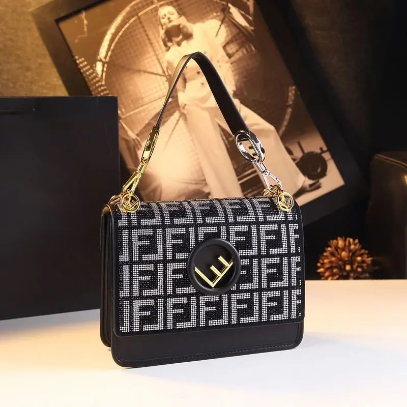 

Vintage Luxury Diaper Bag Women's Elegant Crossbody Handbag Minimalist Designer Tote Leather For The Fashionable Commuter