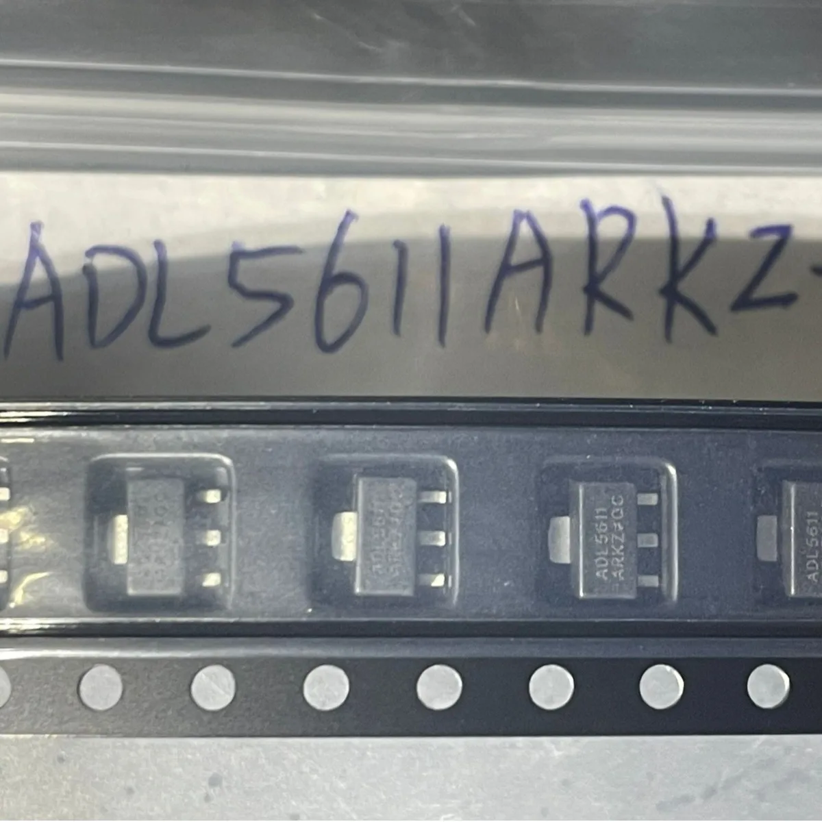 

RF amplifier ADL5611ARKZ-R7 surface mount SOT-89 silk-screened ADL5611 original genuine product IC chip integrated circuit