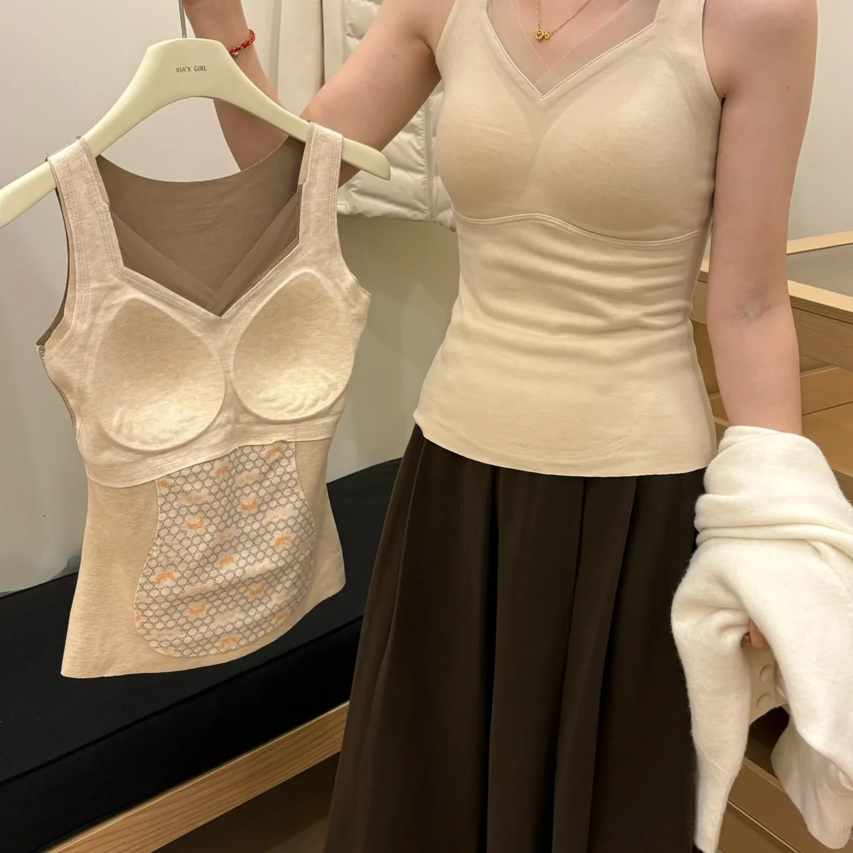 

Женский утепленный жилет Slimming Camere XIA Summer Qui Heating Woolen Warm Fce с фиксированными чашками и V-образным вырезом, облегающий крой