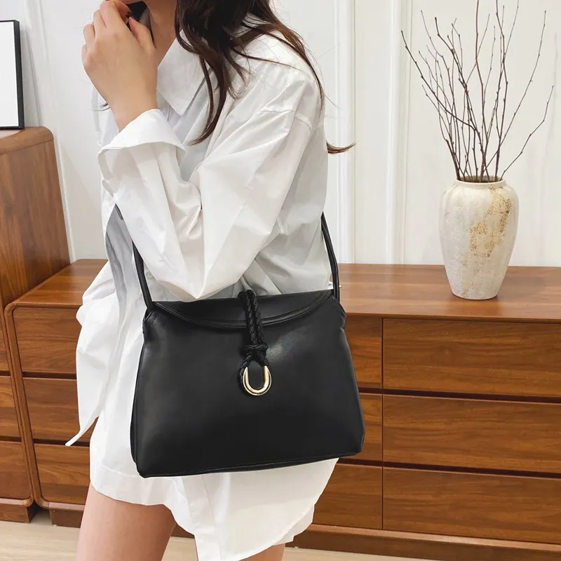 

Classic Vintage Messenger Bag With Solid Color And Unique Design For Women Business Commuter Purse
