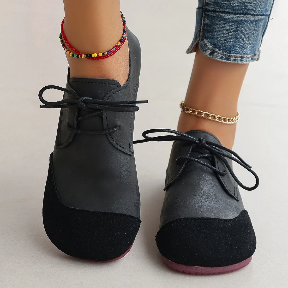 Modische neue Damen-Schuhe mit weicher Sohle, runder Spitze, Wildleder, Schnürschuhe, bequeme Loafer, Low-Top-Retro-Freizeitsneaker, Übergröße 43 – Detail 7