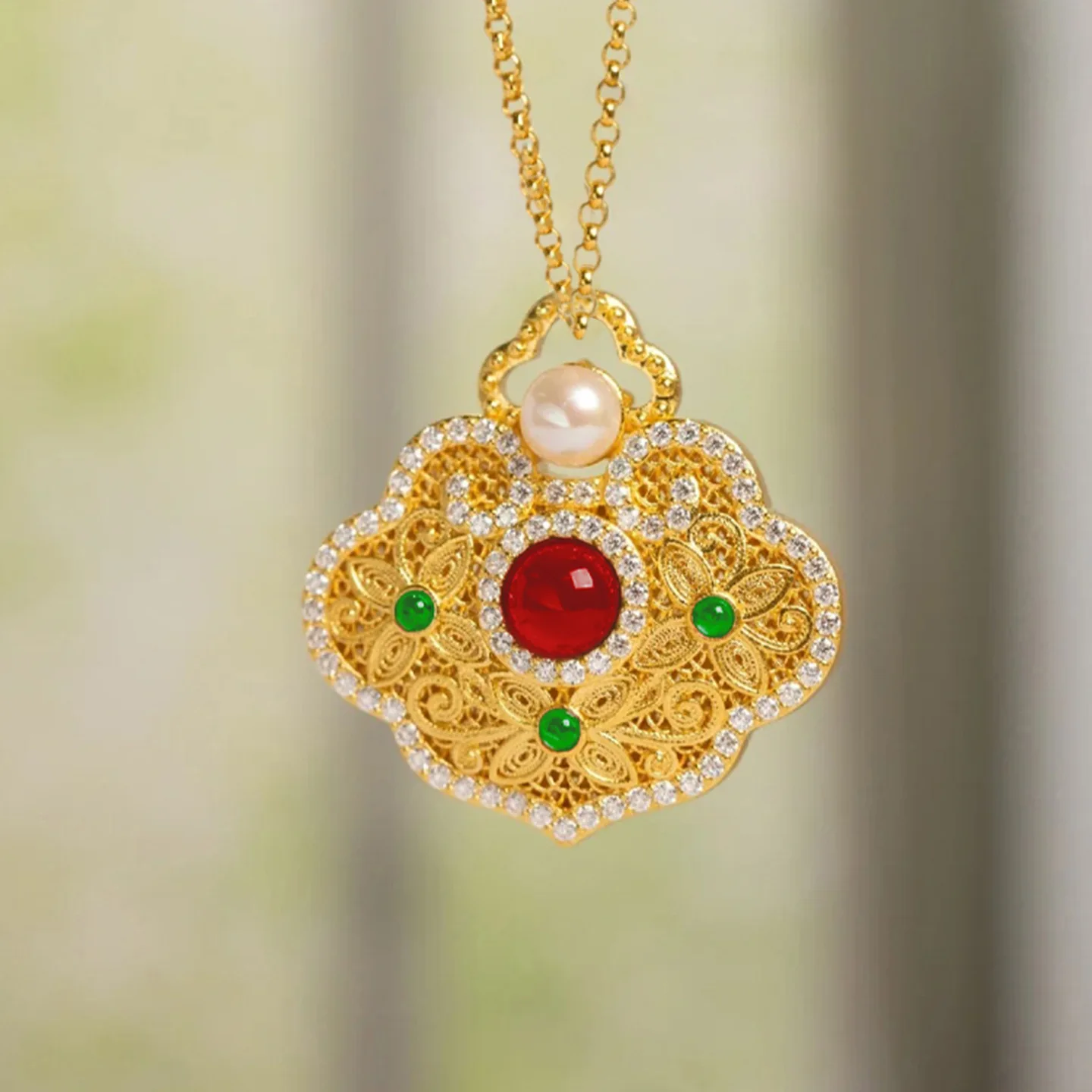 

24K real gold filigree Ruyi lock bag pendant 9999 ancient method inheritance retro palace style clavicle chain