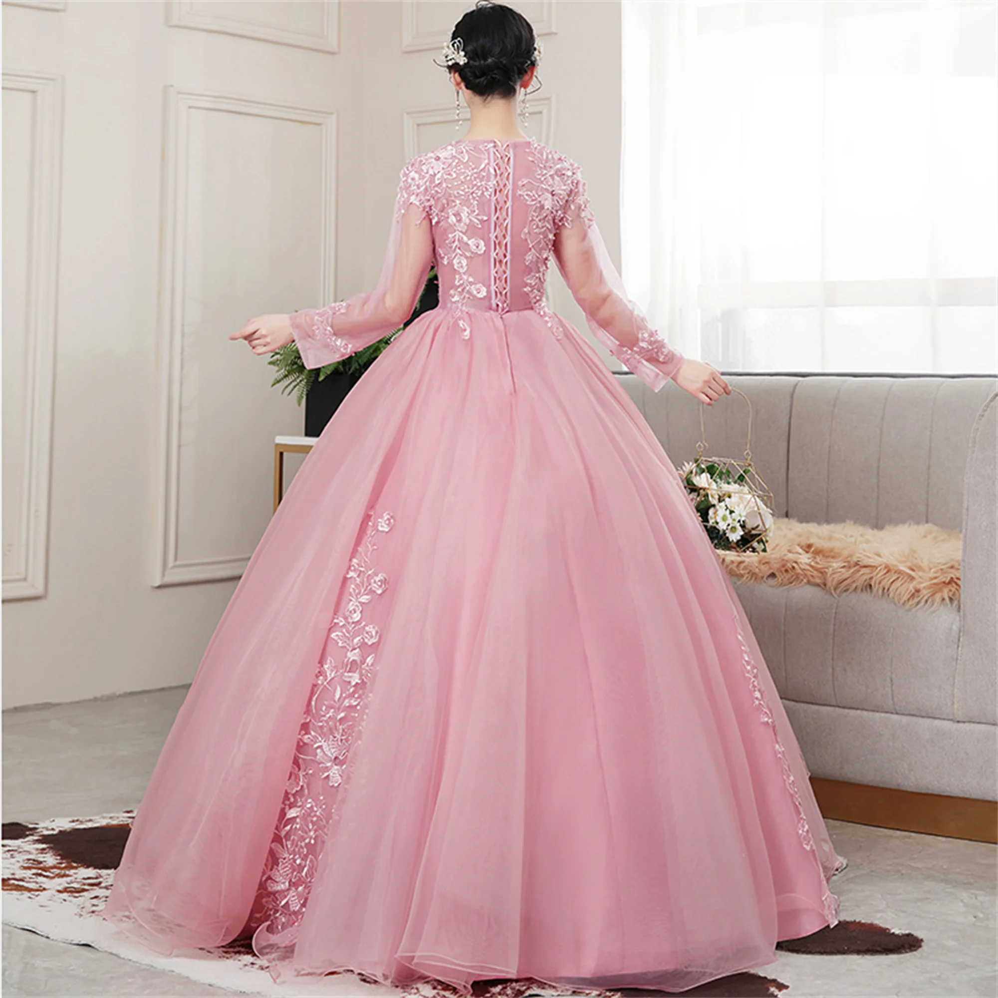 Long Sleeves Quinceanera Dresses Ball Gowns Bean Paste Pink Applique Princess V Neck Lace Vestidos De Fiesta Birthday Party Gown