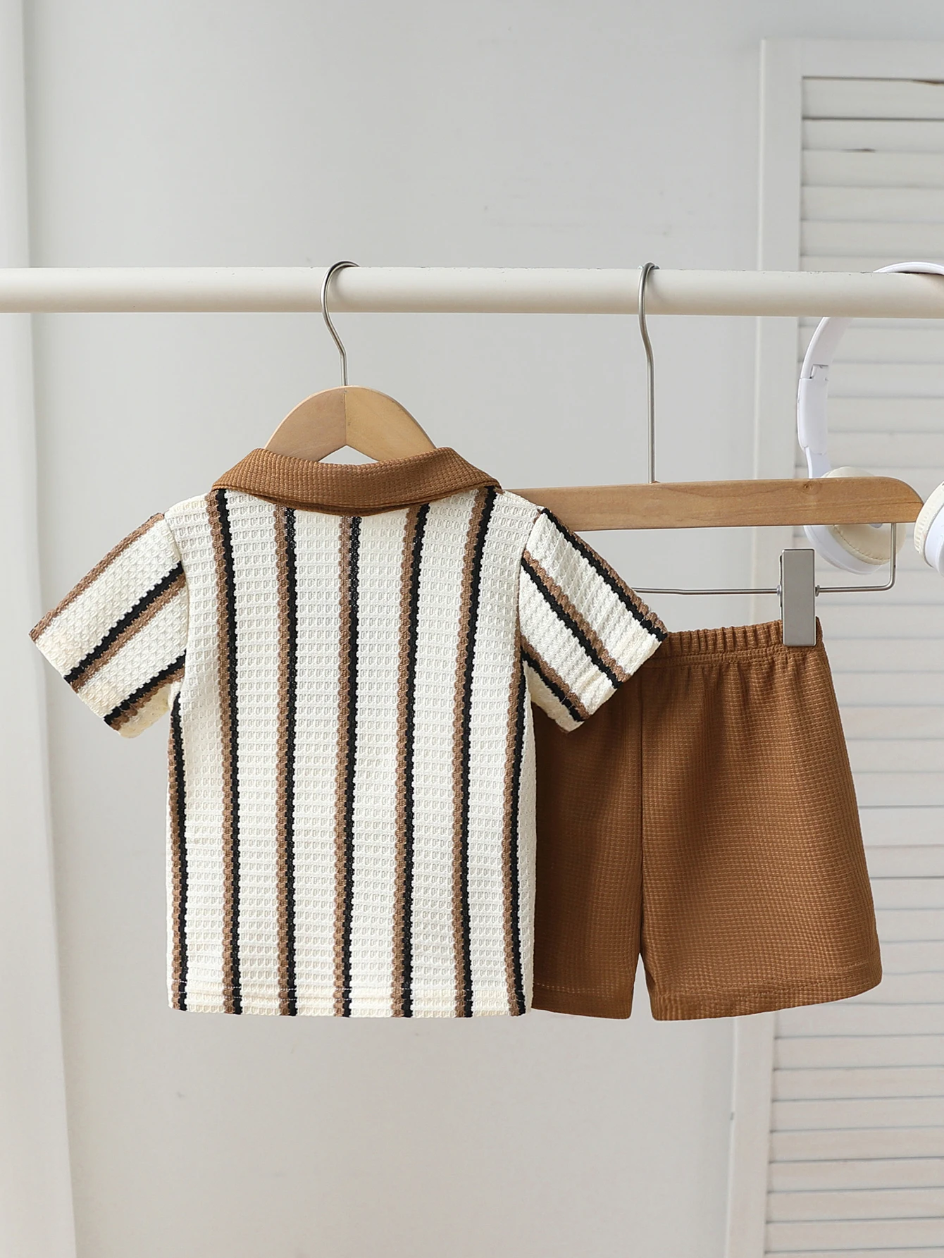 Baby Jungen 2-teiliges Set, lässiges Textil-Poloshirt mit Kurzarm und gestrickte Shorts, Sommer-Sportoutfit – Detail 3
