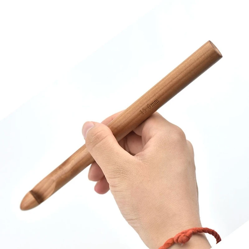 Uncinetti ergonomici in legno con impugnatura per pollice per strisce tessuto filato super grosso
