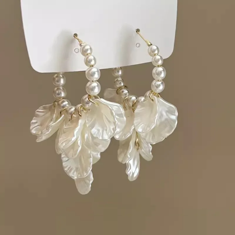 Pendientes colgantes de flor de perla de imitación con textura de tendencia, nuevo diseño, pendientes baratos coreanos de moda para mujer, regalos de joyería de fiesta