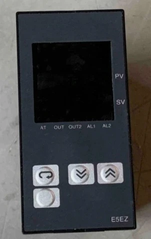 

Brand New Thermostat E5EZ-R3T Temperature Controller Expedited shipping