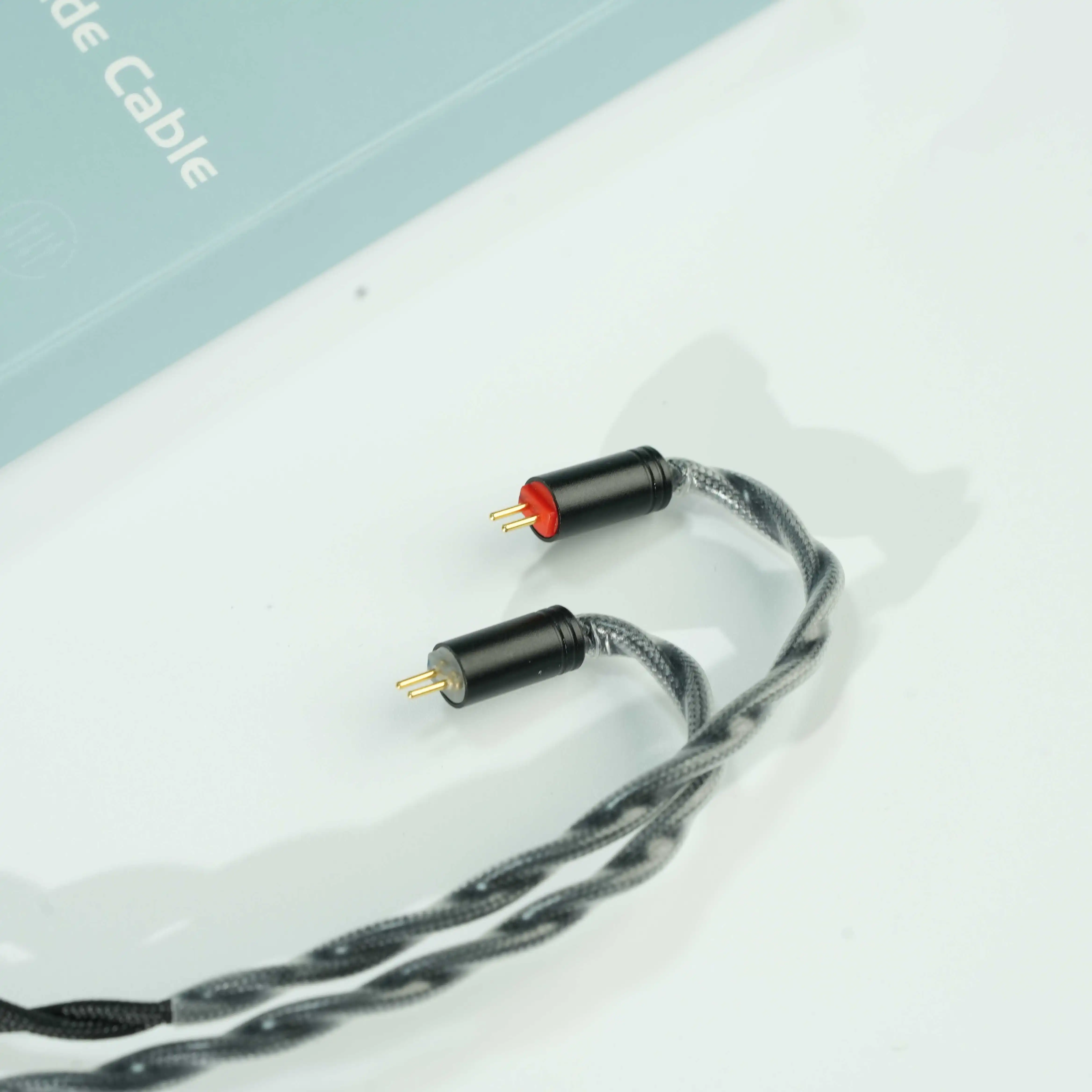 XINHS T06 Schwarzes Baumwollgarn 4-Strang Einzelkristall-Kupfer Doppelt Abgeschirmtes 4,4mm MMCX 2PIN IE900 IEM Upgrade-Kabel IEM Audio – Detail 5