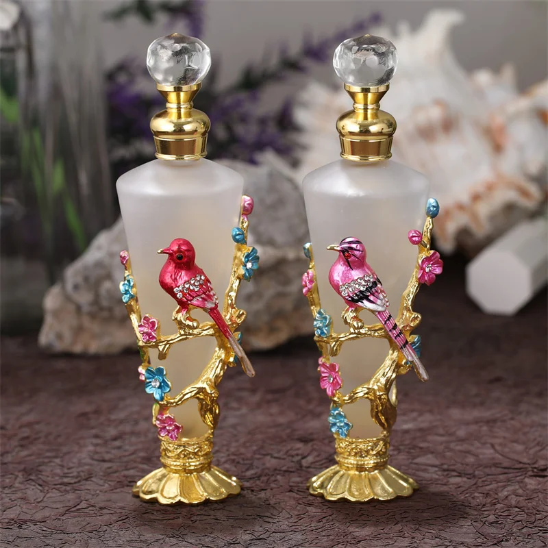 20pcs 30ML Classic Dubai Style Metal Arabic Glass Essential Oil Bottle Fancy Luxury Metal Conical Perfume Bottles for Women