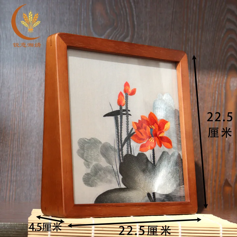 Hunan embroidery pure handmade embroidery gifts ornaments handicrafts Chinese style Hunan characteristic home jewelry raw