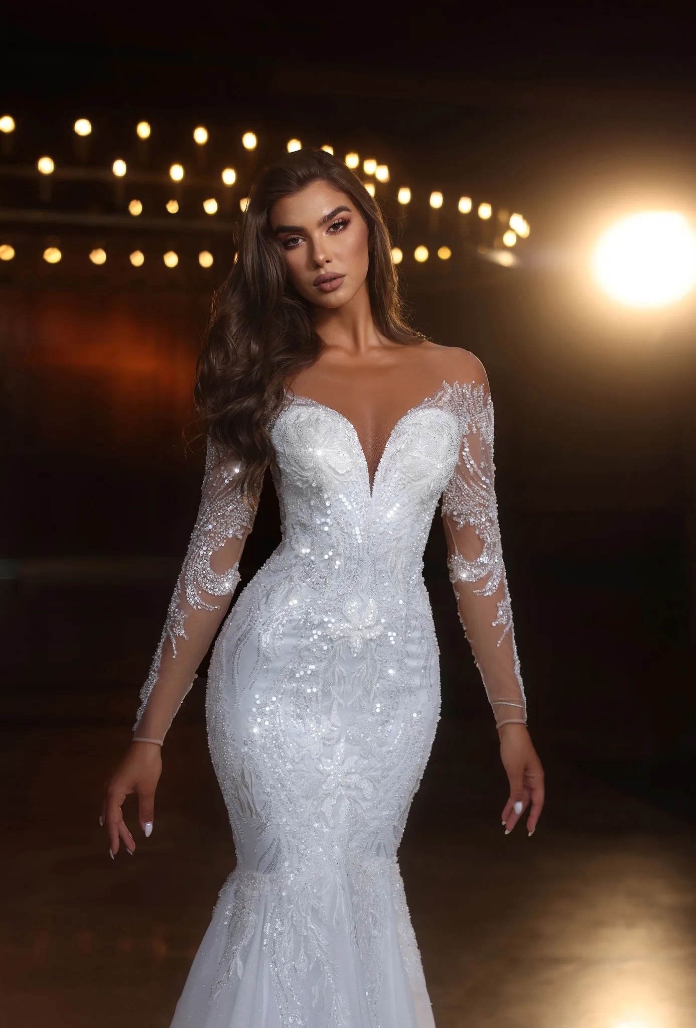 White Mermaid Wedding Dresses Long Sleeve Lace Appliqued Crystal Sequined Gorgeous Bridal Gowns Sweep Train robes de mariée