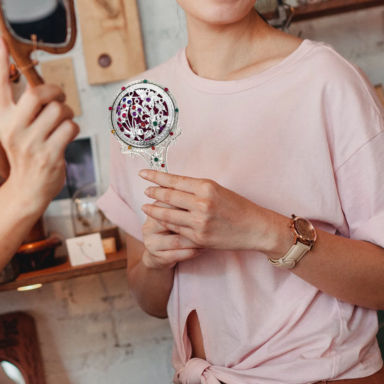 1Set Retro Floral Pattern Foldable Handheld Makeup Mirror Portable Mini Vanity Mirror Surface for Travel Home Pocket