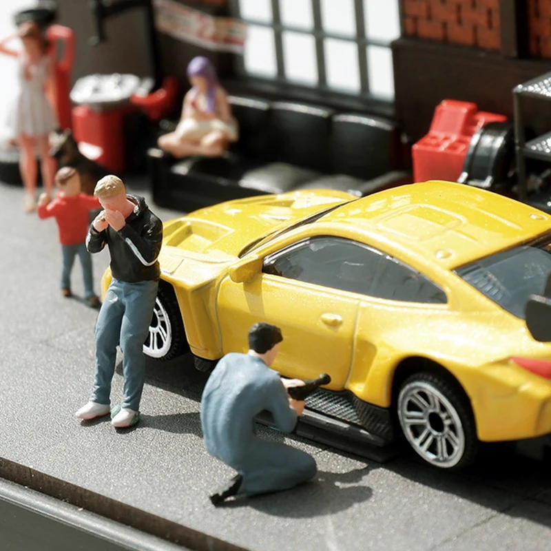 

Diorama 1/64 Figures Blond Man Miniature Figure Minifigure Resin Doll Garage Scenes Model Kit DIY Craft Collecting Hobby