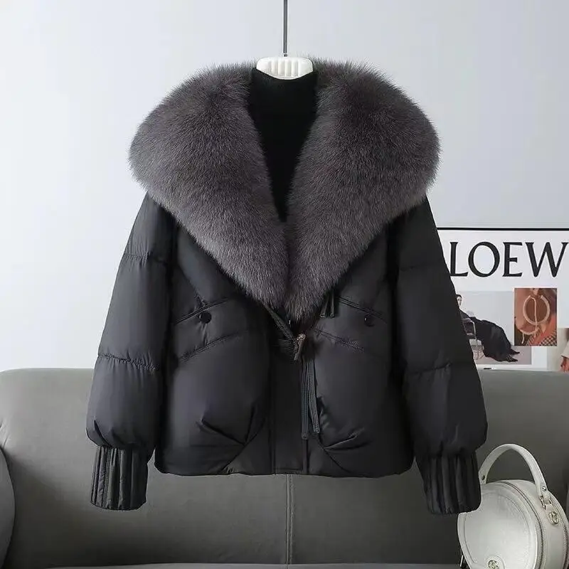 Hot 2025 Vrouwen Nieuwe Winter Mode Warme Grote Bontkraag Temperament Jas High End Westerse Stijl Casual Losse Korte Cottonclothing