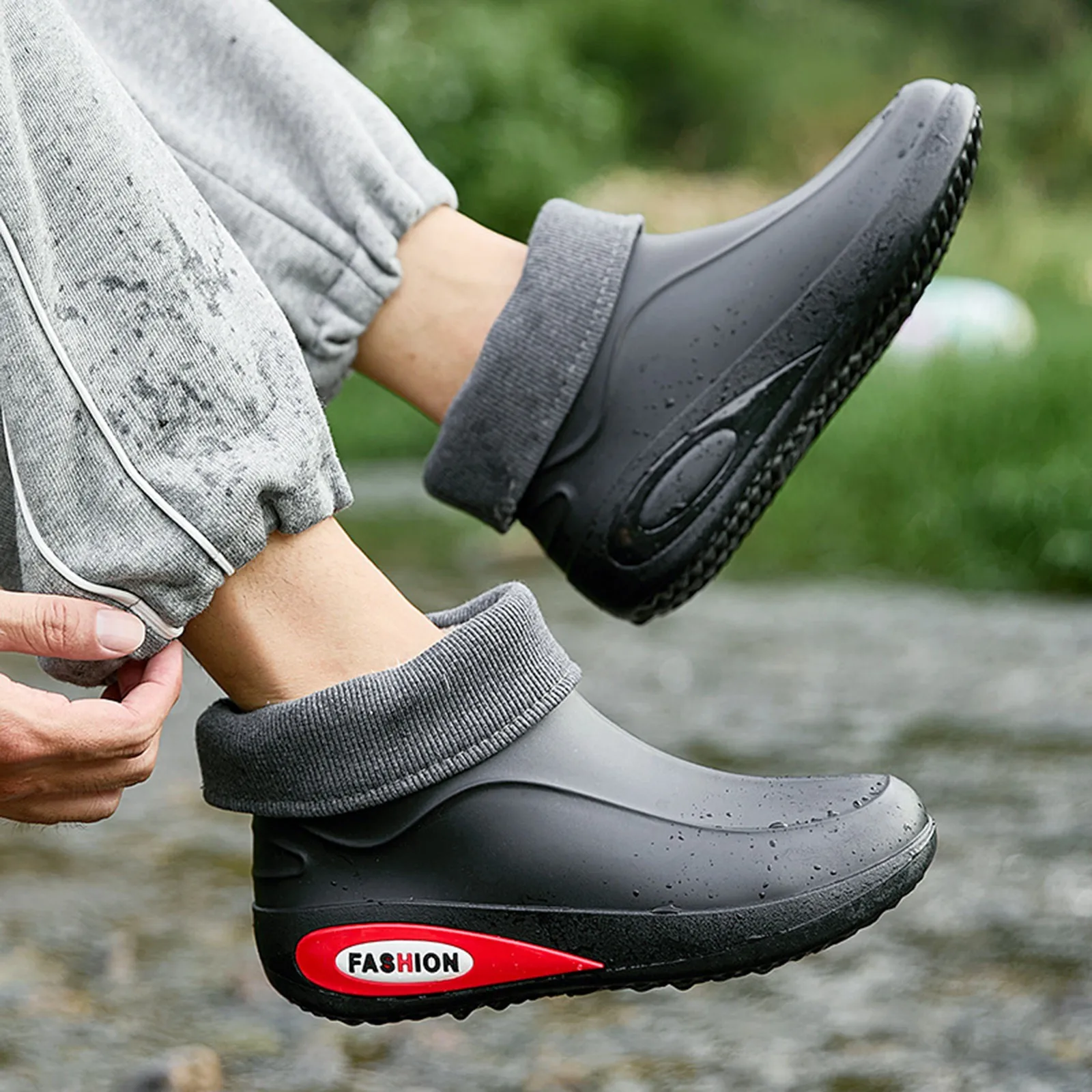 New Short Tube Men's Stylish Winter Outdoor Warm Velvet Rainboots Waterproof Anti-Slip Work Shoes Kitchen Fishing Water Shoes