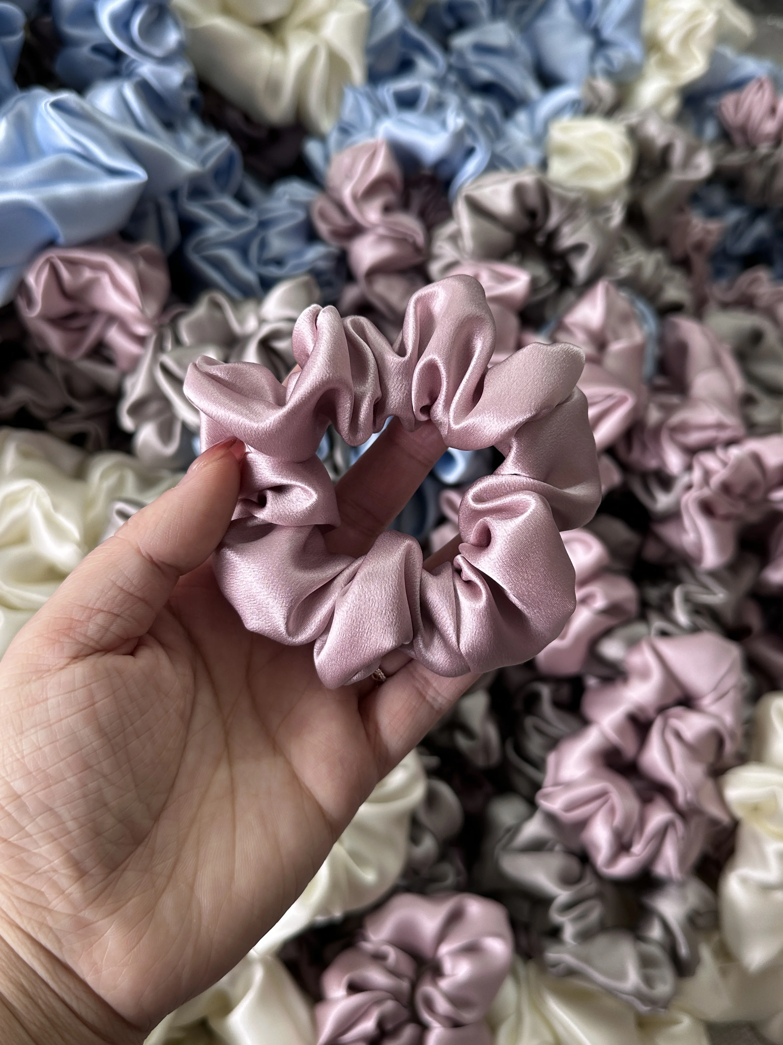 

3.5cm Silk Hair Ties, 3-Piece Set, Fashionable Scrunchies Made from Mulberry Silk