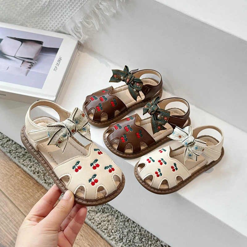 

Summer Girl's Sandals Delicately Embroider Flower Lace Children's Casual Sandals Close Toe Soft Leather Little Kids Shoes