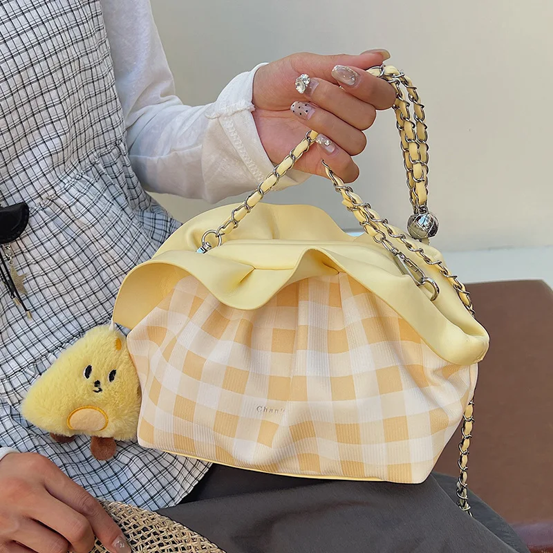

2025 Summer New Casual Checkered Shoulder Bag for Female College Students, School Bag, Portable Large Capacity Crossbody Bag