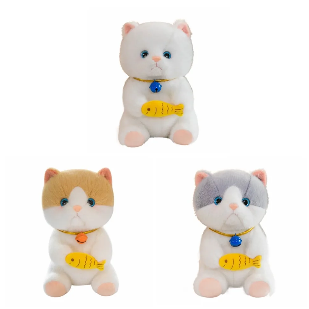 Colar de sino comendo peixe gato brinquedo de pelúcia dos desenhos animados bonito pequeno gato boneca de pelúcia recheado macio pequeno gato brinquedo de pelúcia crianças