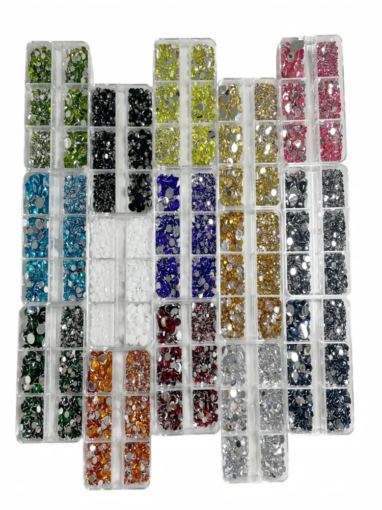 เพชรเรซิ่นแบบแบนหลังเรียบ ขนาดผสม 2-6 มม. ไม่ใช้ความร้อนติดกาว สำหรับตกแต่งเล็บ แต่งหน้า และงาน DIY