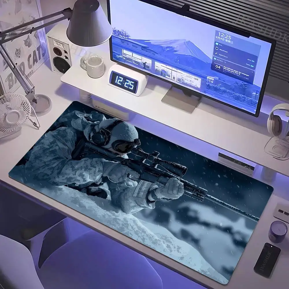 Large tactical soldier-design mouse pad, non-slip XXL desk mat, gaming accessories, stitched edges, suitable for home and gaming