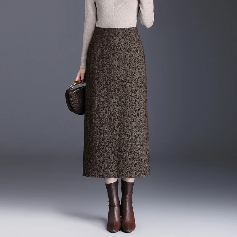 

High Waist Straight Leg Skirt Women's Autumn Winter 2025 New High-End Feel Floral Embroidery Mid-Length Coffee Color Skirt