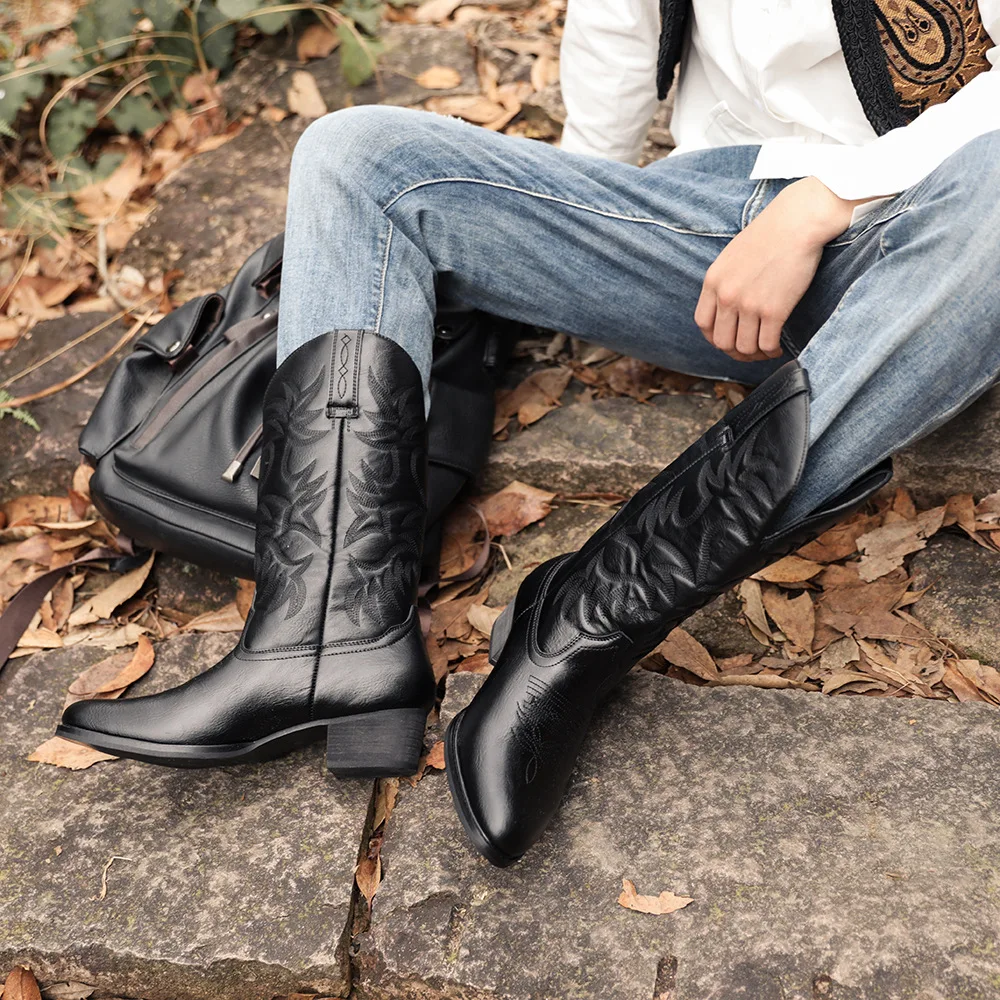 

2025 Mid Calf Western Cowboy Motorcycle Boots Male Autumn Outdoor PU Leather Totem Med Heel Fashion Designed Men Boots