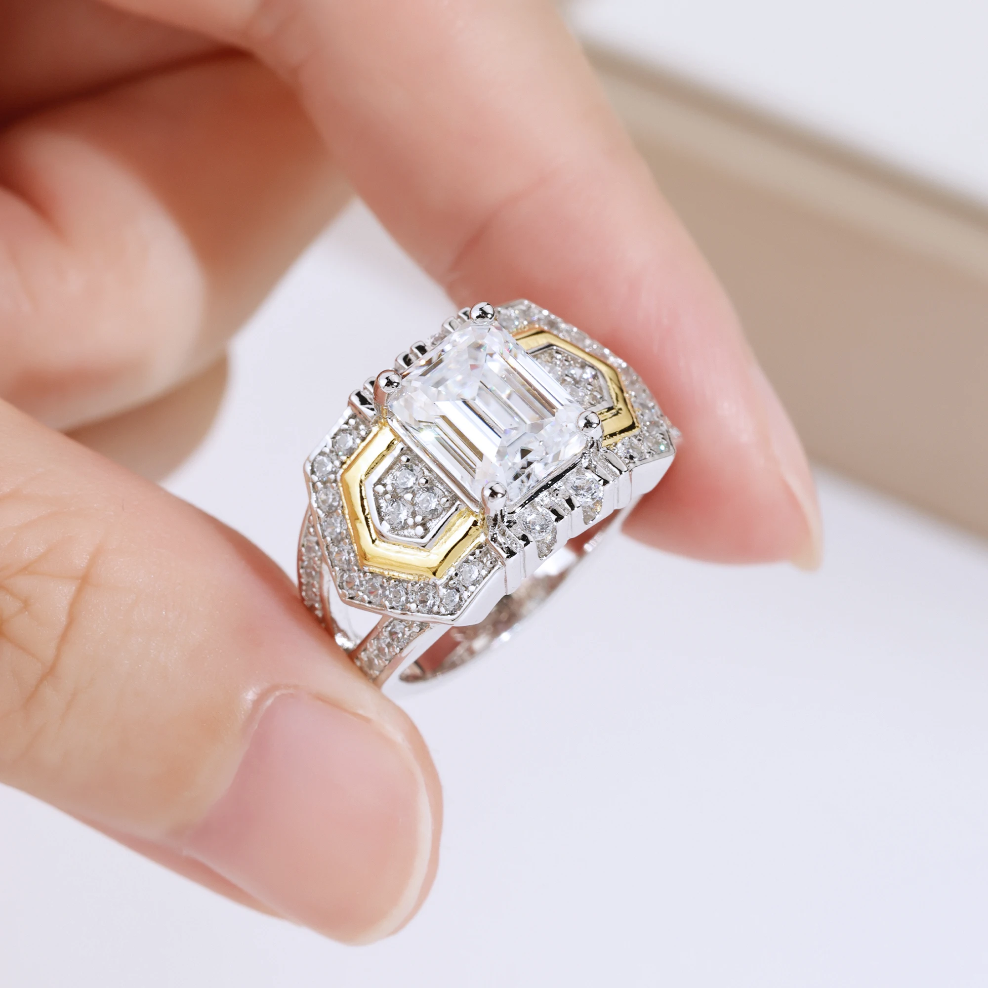 

Luxury S925 silver plated 18K white gold color emerald shaped moissanite ring 3.0CT for women Christmas gift