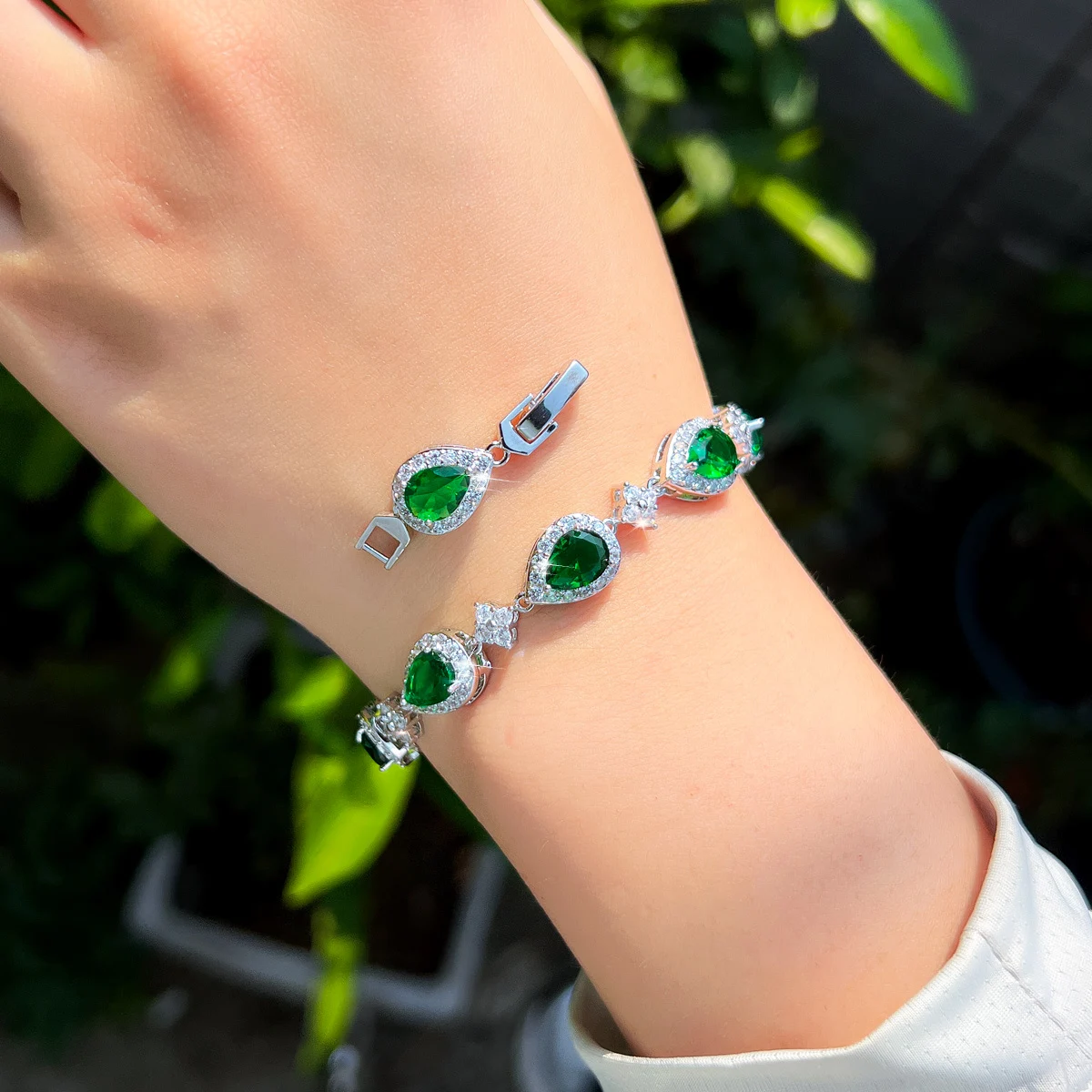 CWWZircons Neues Modisches Grünes Großes Wassertropfen-Kubikzirkonia-Tennisarmband für Damen, Schickes Party-Hochzeitsschmuck-Geschenk S0145 – Detail 5