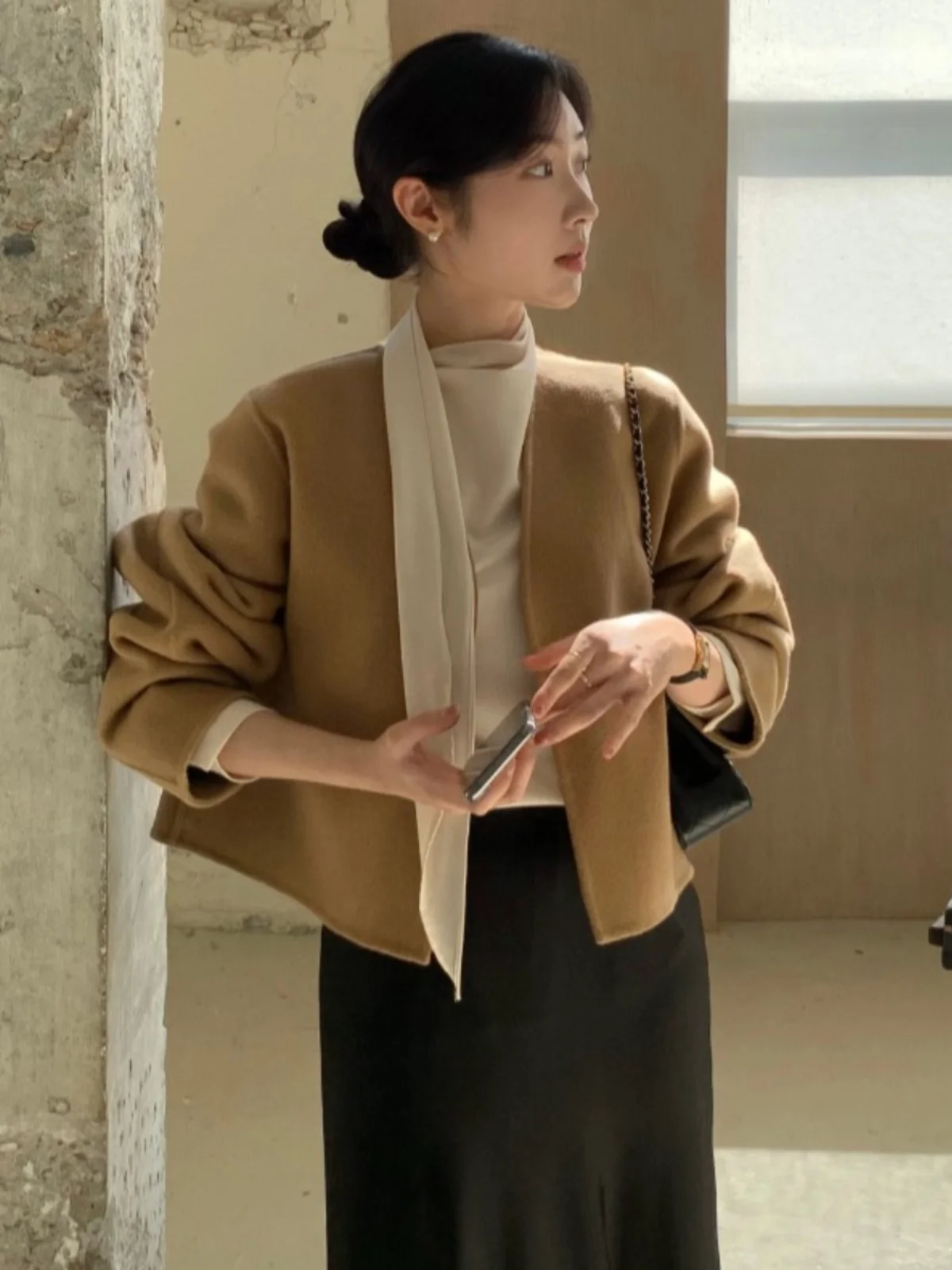 

Retro Woolen Coat Women Chic Ele V-ne Loose Versatile ort Design Sense Tweed Jaets Korean Sle Thiened Long Sve