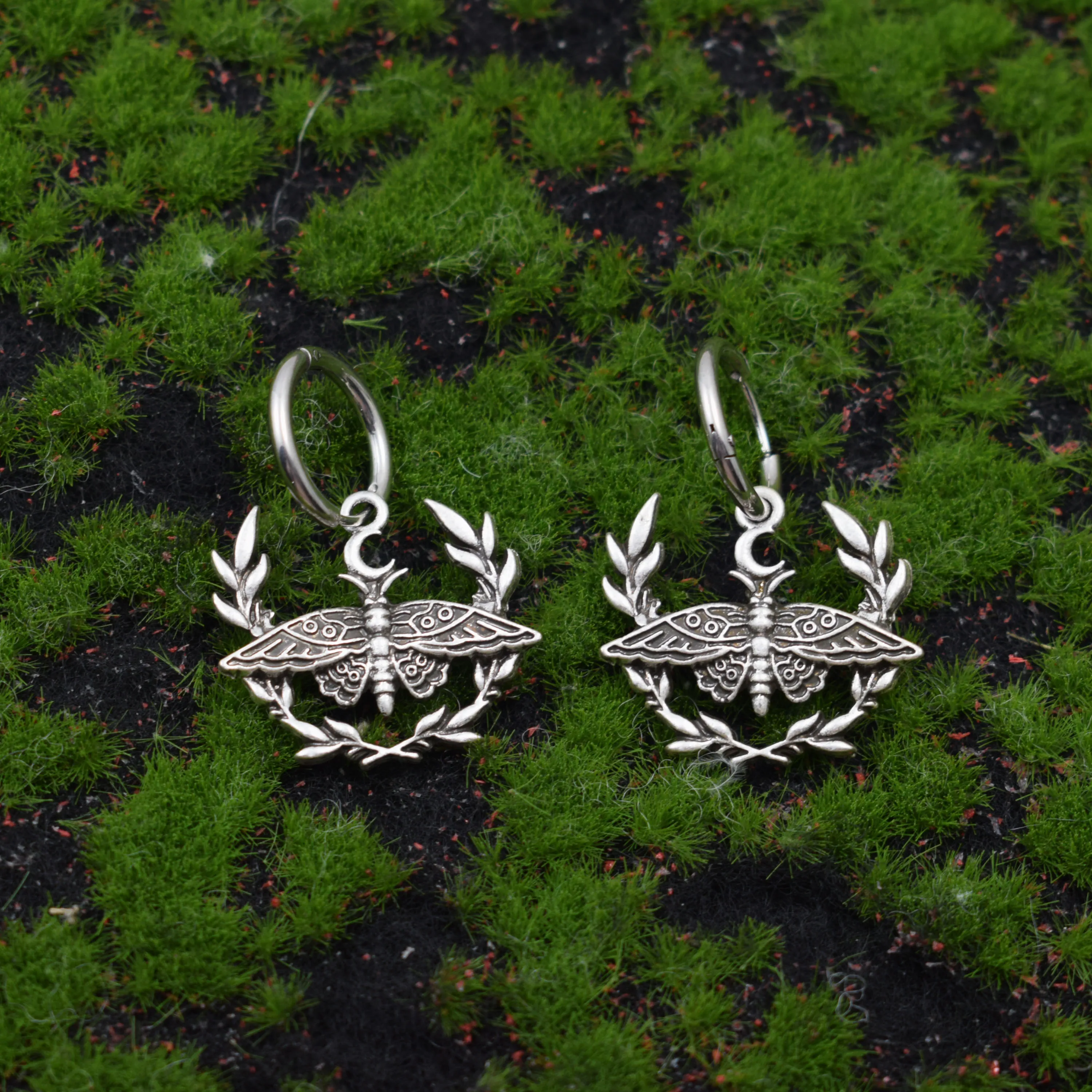 أقراط Wicca Moon Dead Moth إكسسوارات لطيفة هدية للنساء #1