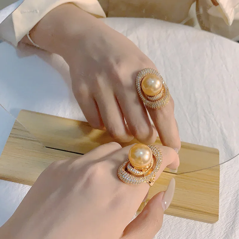 Luxury Full Diamonds Double Elliptical Ingot Rings for Women Exquisite Golden Color Pearl Ring Engagement Jewelry Accessories