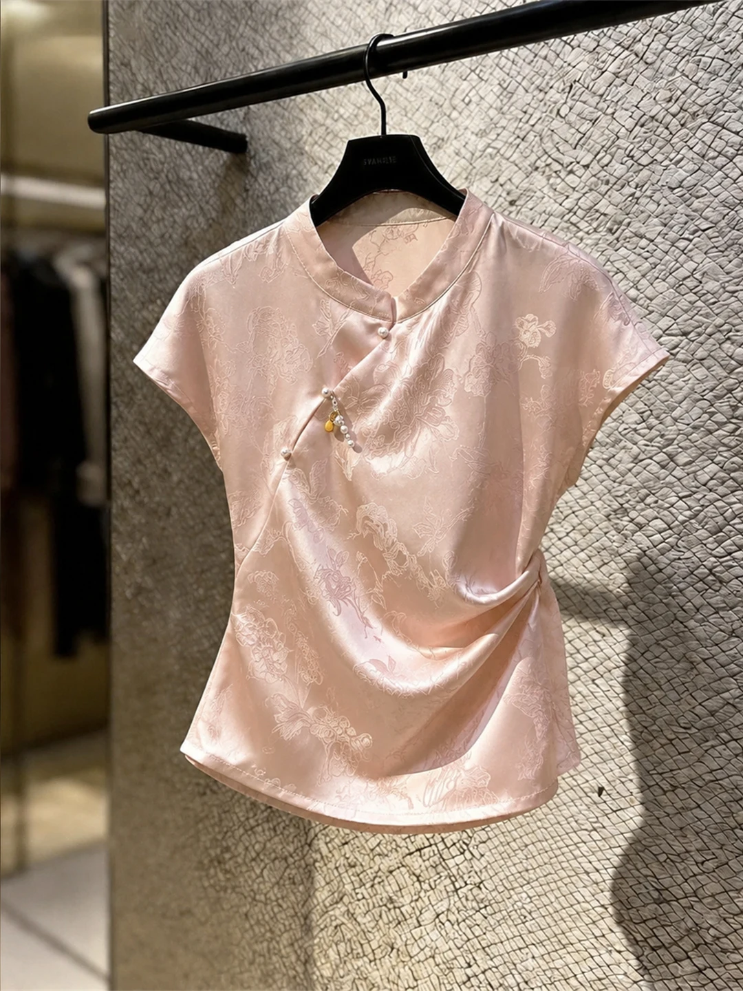 

Elegant New Chinese Style Sweet Short Sleeve Fashionable Top High-End Summer 2026 Versatile Silk Women's Premium Feeling Shirt