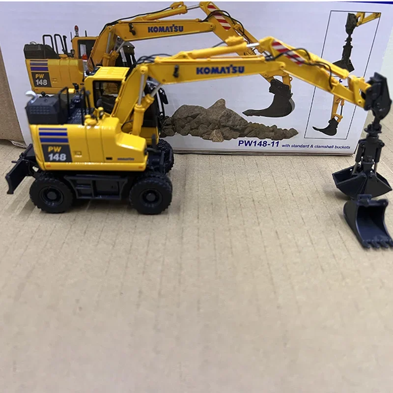 UH 8162 1:50 Scale Komatsu PW148-11 Excavator Loader Alloy Model