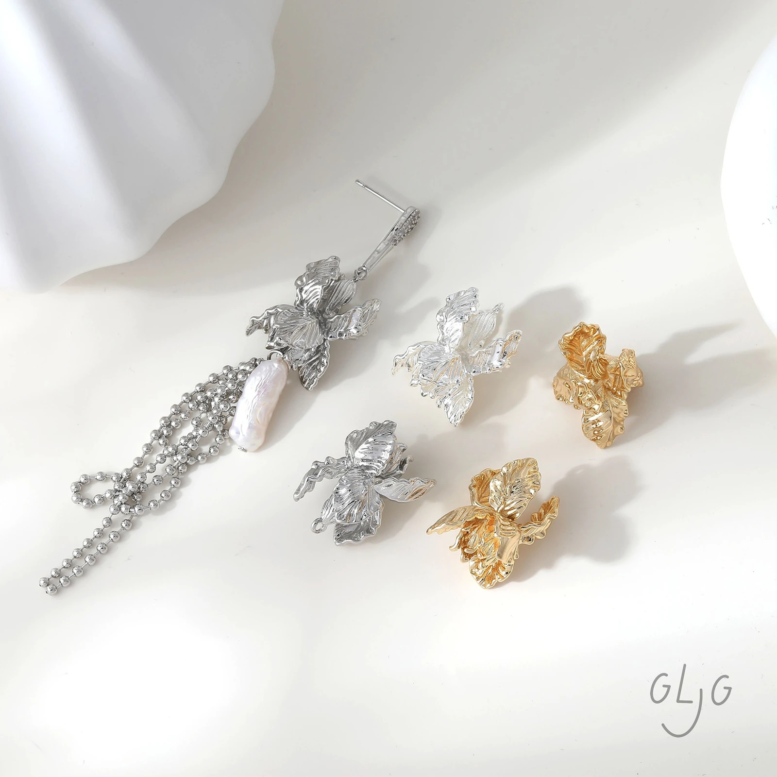 

2PCS Gold Plated Brass Ruffled Leaf Flower Pendant Bracelet Handmade Findings Jewelry DIY Making Supplies Material Accessories