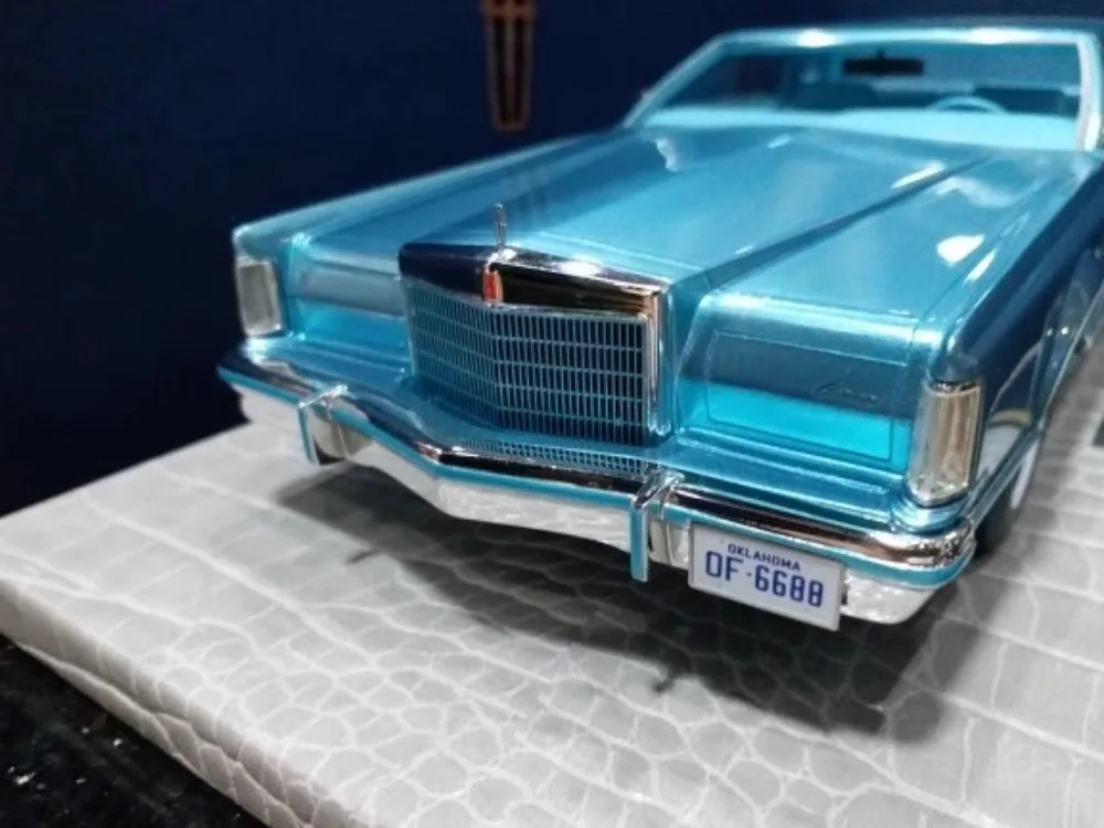 AMC 1/18 Lincoln Continental Diamond Jubilee Edition Car Model Lincoln Continental Mark V Blue Ornaments Collectibles Gifts