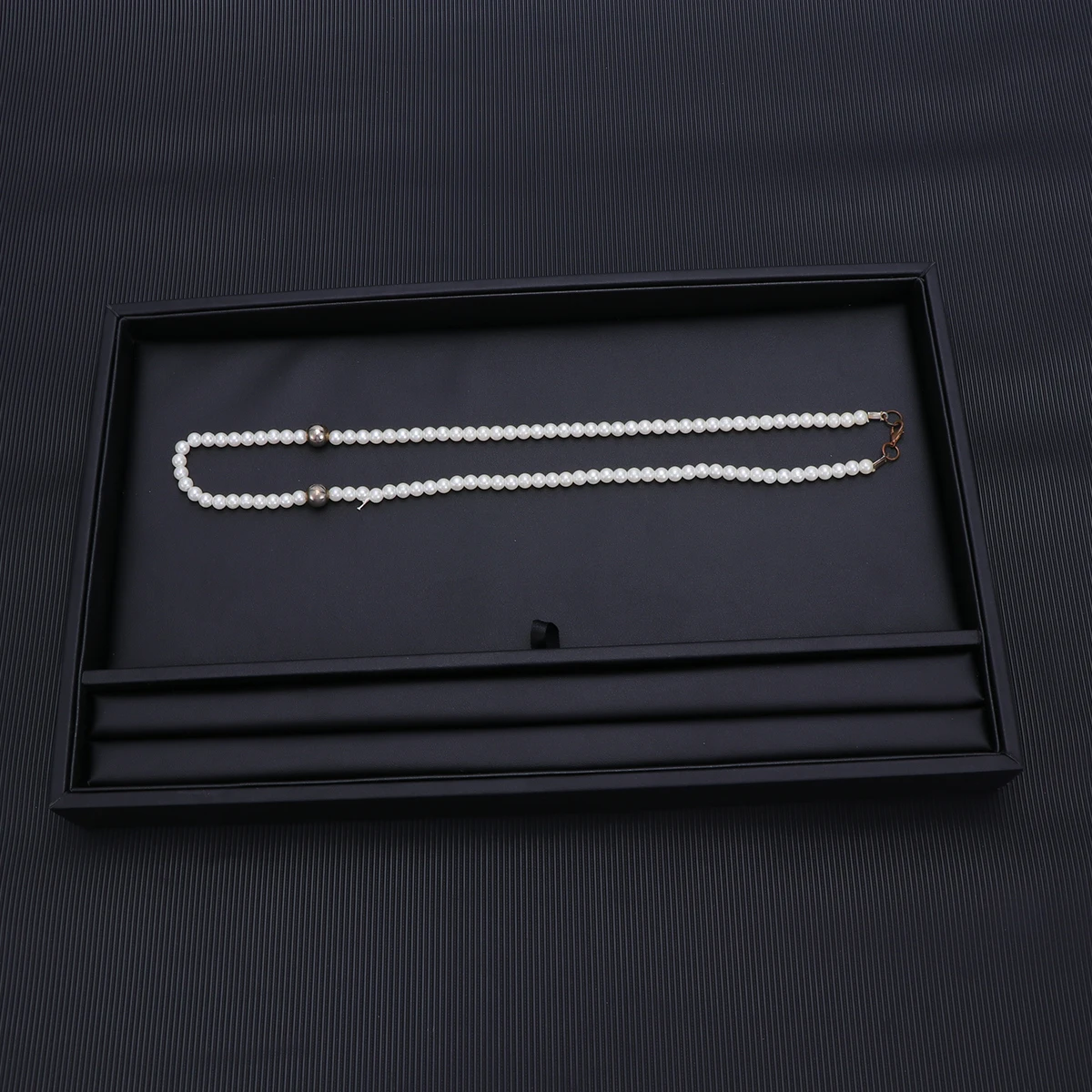 

Luxury Pu Jewelry Tray Display Storage Organiser For Necklace Ring Pendant Black Durable Fashionable Elegant Dressing