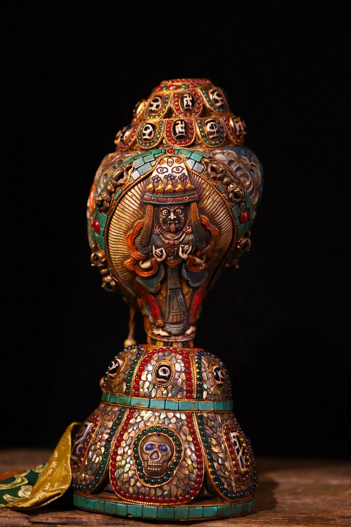 Old Natural Conch Mosaic Gem gZi Beads Turquoise Zakirim Buddha statue conch Skull base Worship Hall