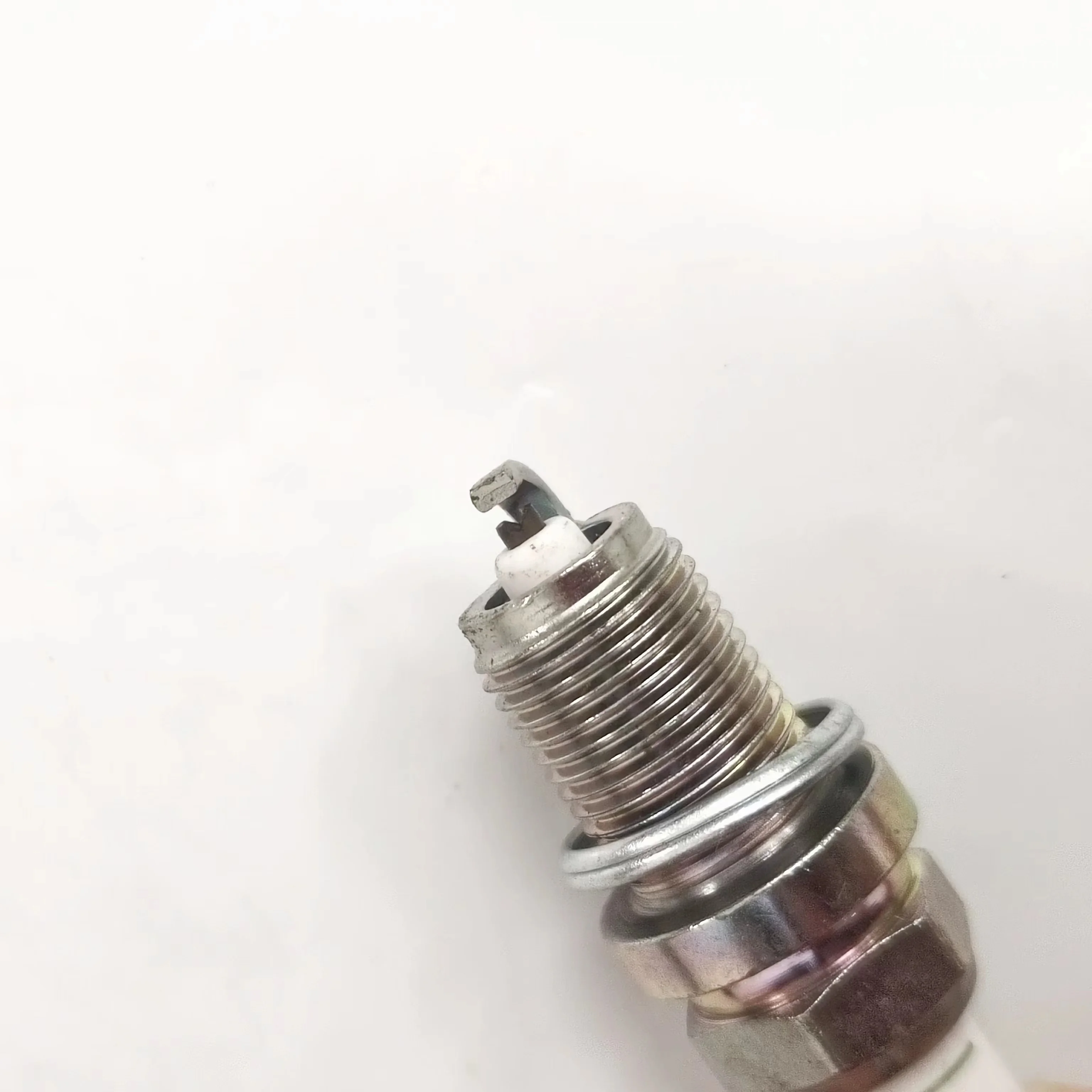 4pcs Spark Plug  BKR5E-11 6953 For Toyota Hyundai Mazda Suzuki Mitsubishi Jaguar Corolla Echo Matrix Paseo