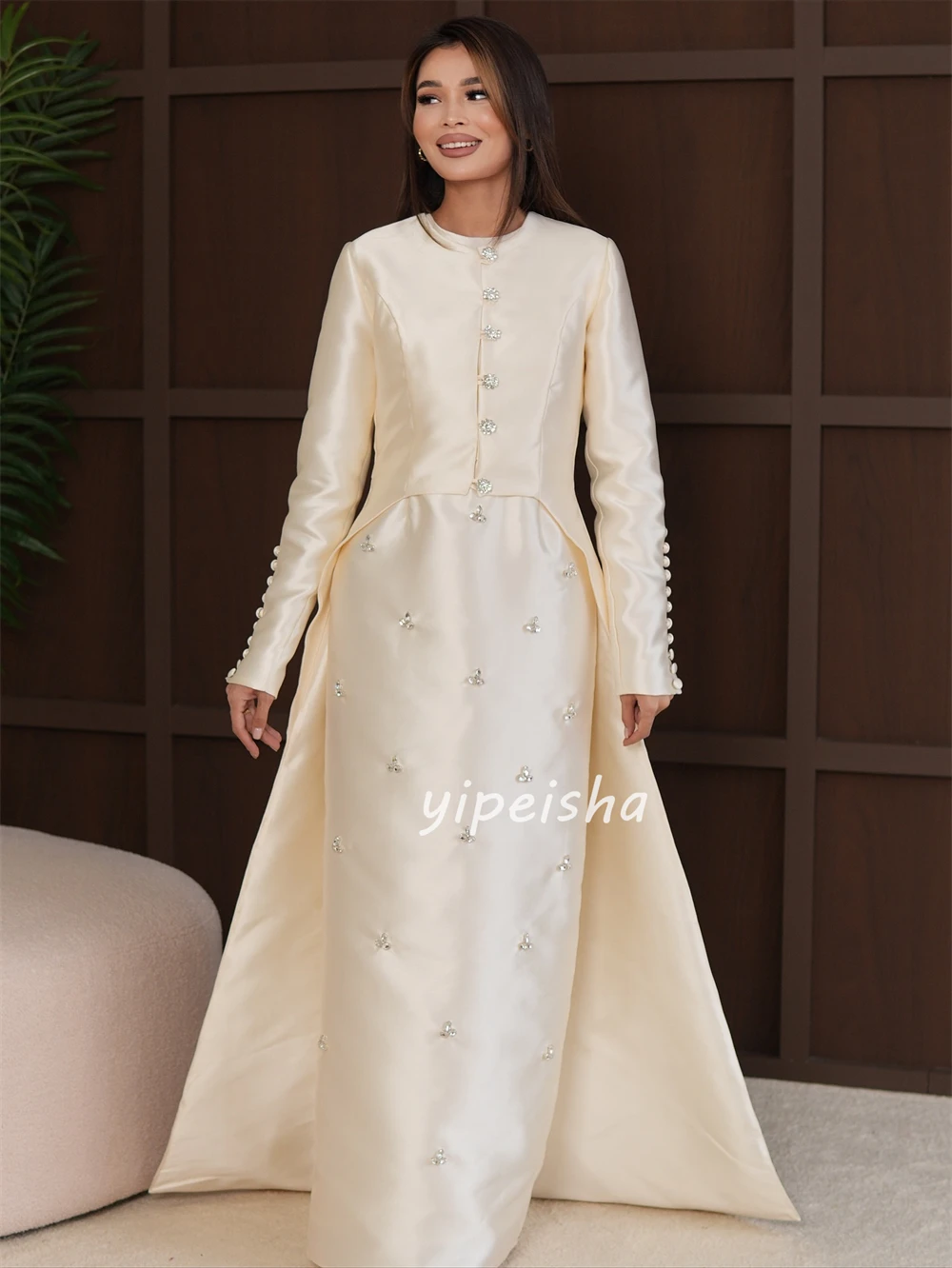 Personalizado elegante formal charmeuse strass botão em linha reta colher pescoço vestidos longos sob medida vestidos de ocasião tamanhos disponíveis