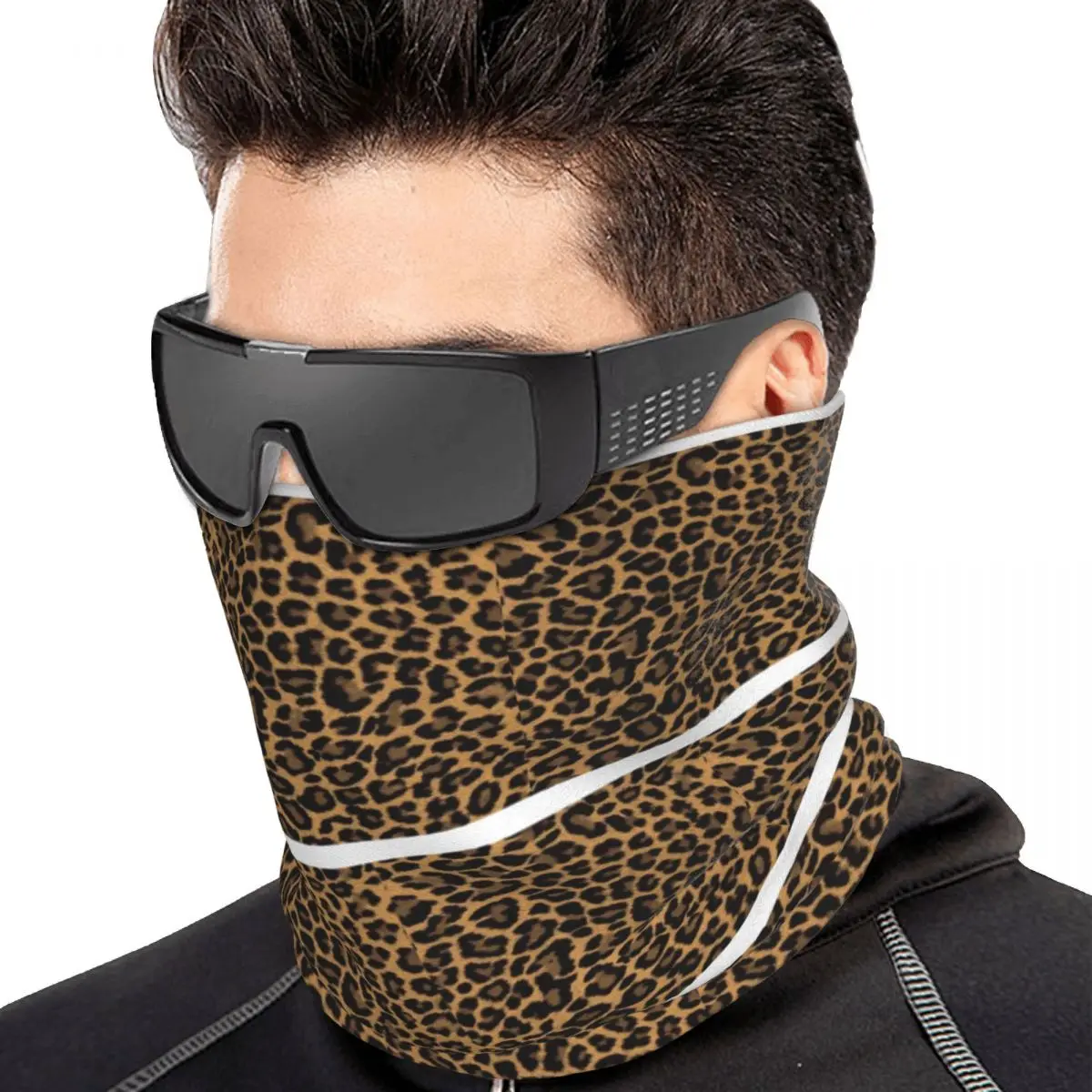Wild Leopard Skin Pattern Bandana Neck Gaiter Printed Wrap Scarf Multi-use Cycling Scarf For Men Women Adult Winter