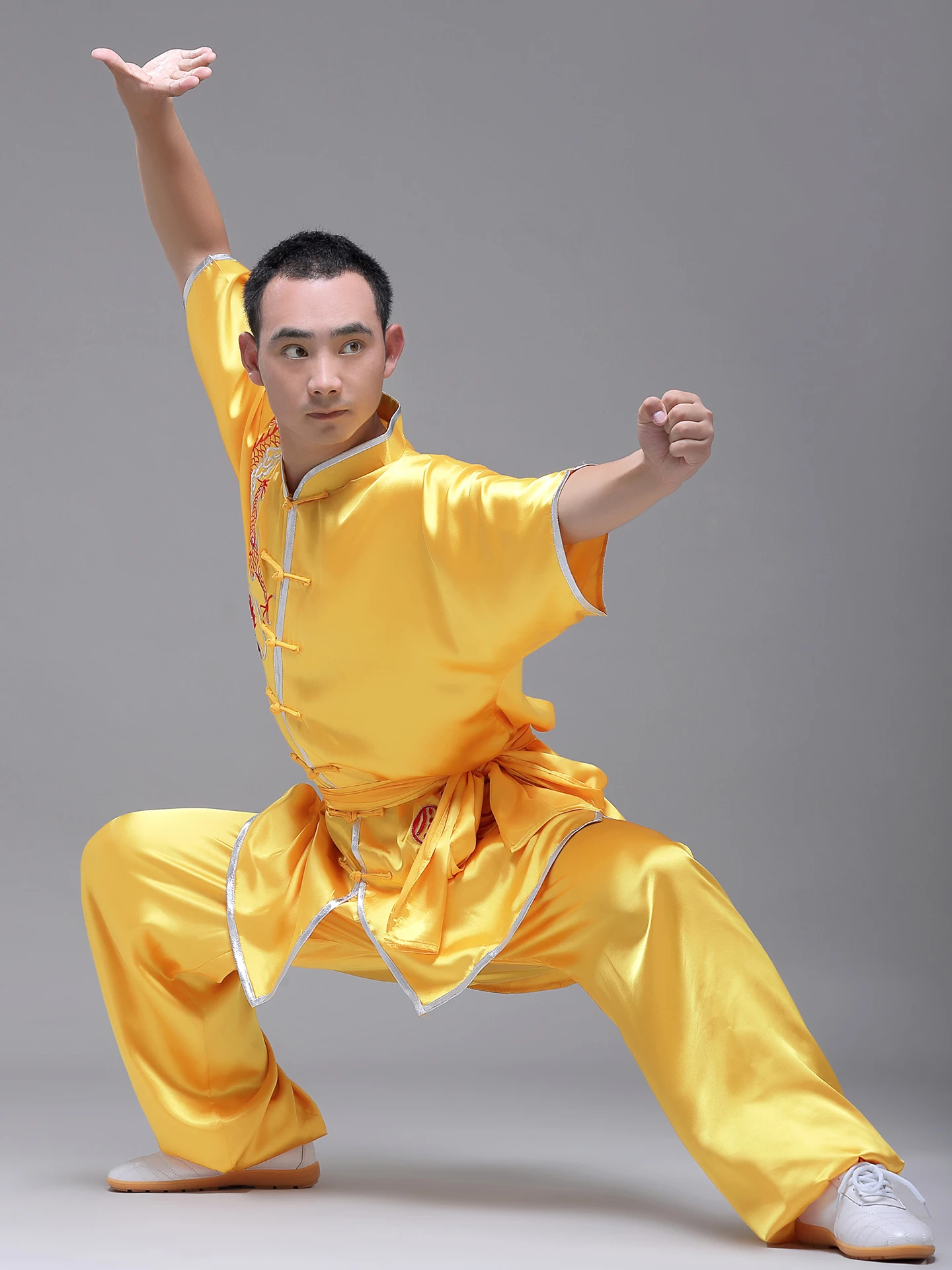 uniforme-de-artes-marciales-con-dragon-bordado-manga-corta-para-competencia-traje-de-tai-chi-ropa-deportiva-para-hombre-y
