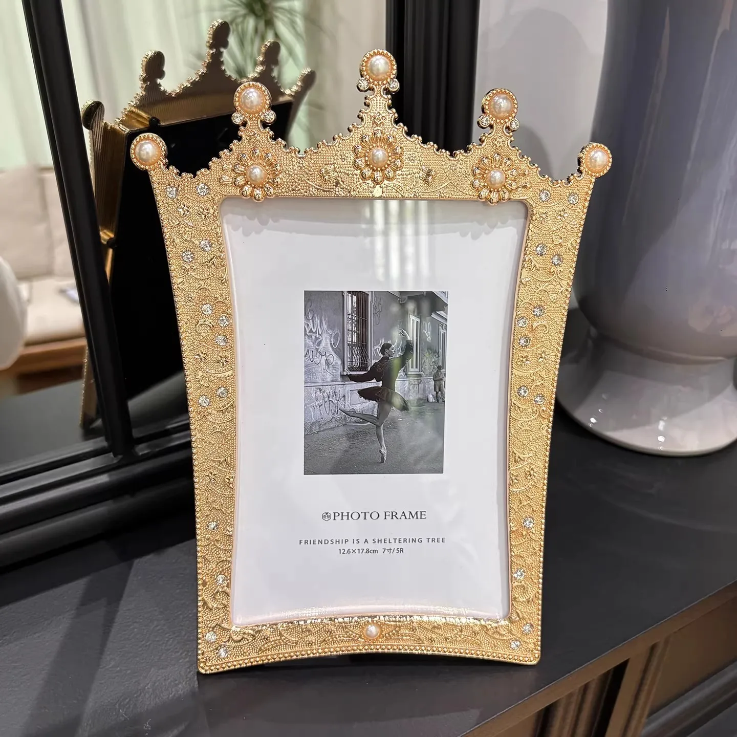 6/7inches Crown design  Metal Photo Frame golden photo frames and albums cuadros para fotos for home desktop decorationxy539