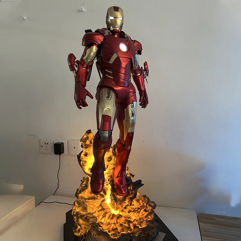 

New 1/3 Large-Scale Statue Iron Man Scene Statue Mk7 Model Handheld Figurine Gk Resin Living Room Decoration Coming-Of-Age Gift