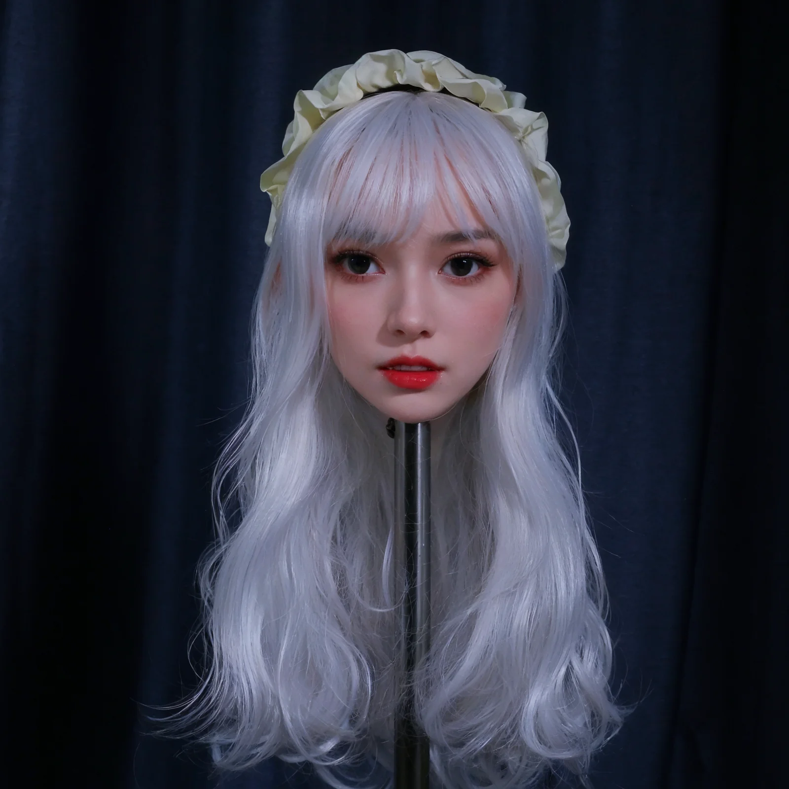 Multifunktionaler Kopfschmuck für Erwachsene mit langem, weißem Pony und geruchlosem synthetischem Material – perfekt für Make-up und Schmuck