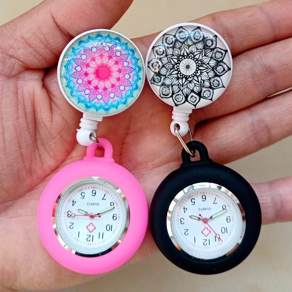 Relojes de bolsillo retráctiles con Mandala y flores para enfermera y Doctor, Clip colgante para mujer, insignia médica para Hospital, carrete, regalos, reloj