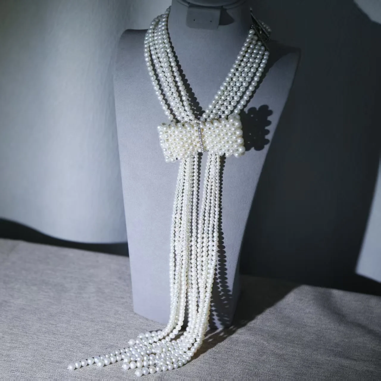 

Freshwater White Nuclear-free Luxury Hand-woven Bowknot Pearl Choker Necklace Fashion Fine Jewelry