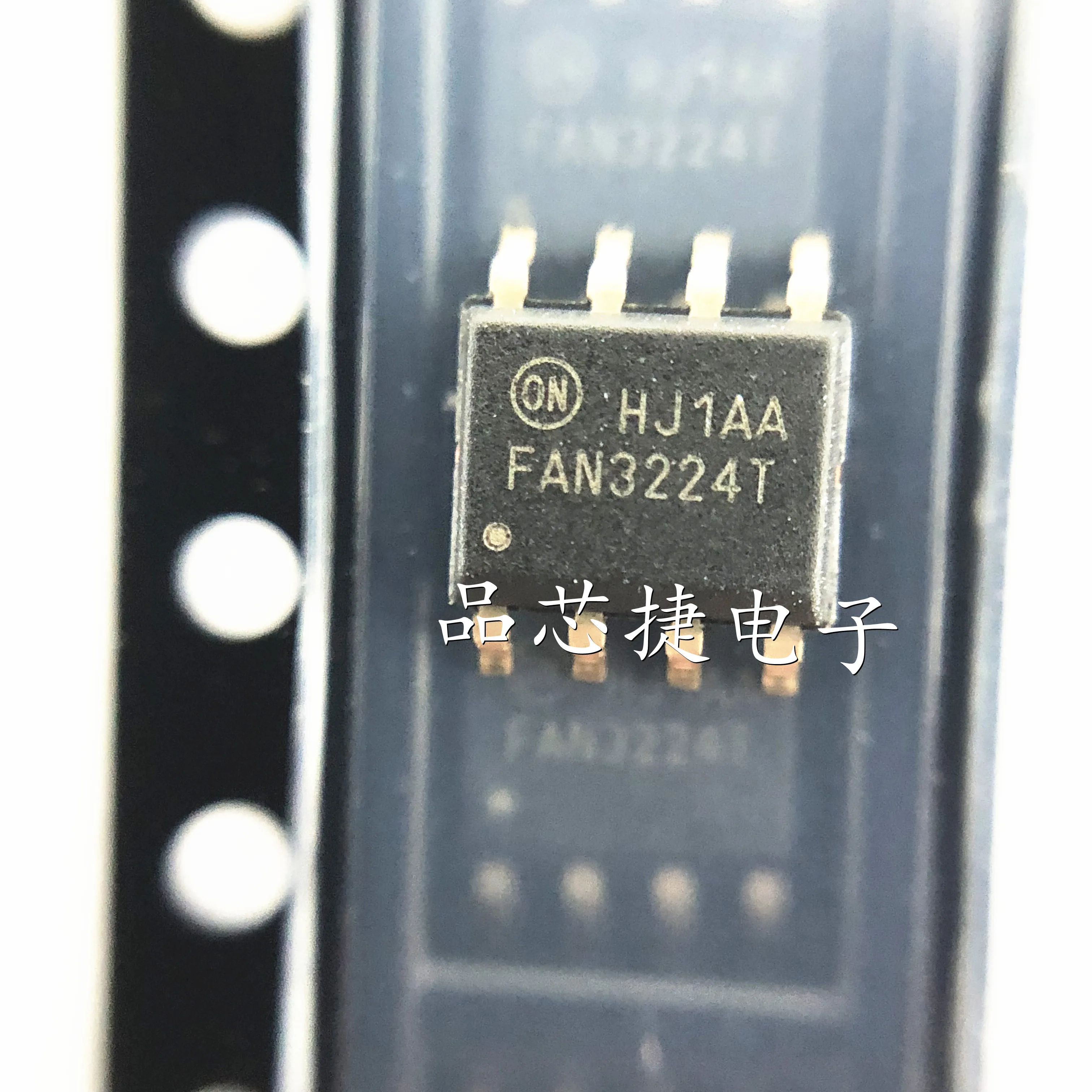 10pcs/Lot FAN3224TMX Marking FAN3224T / 3224T SOIC-8 Gate Drivers, High-Speed,Low-Side, Dual 4-A