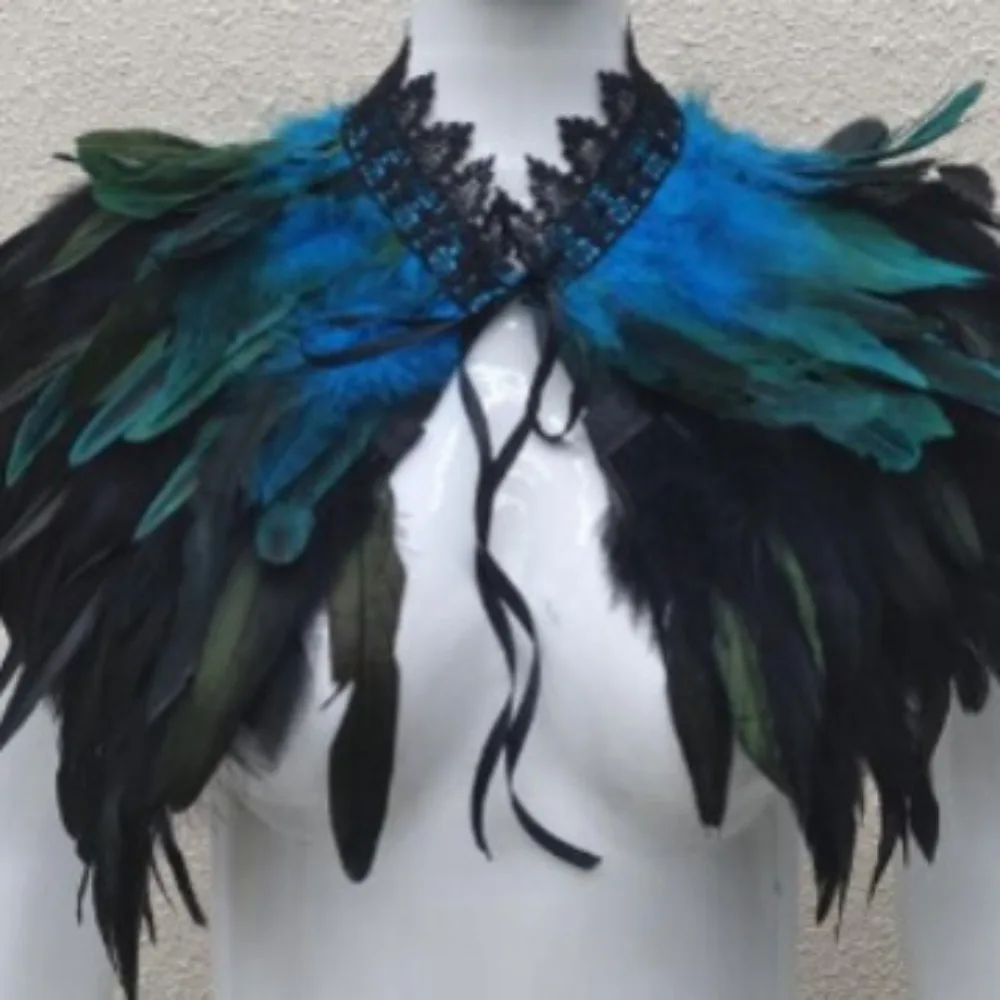 

Готическая накидка с черными перьями — загадочная шаль для подиума, обязательный аксессуар для маскарадов на Хэллоуин ​