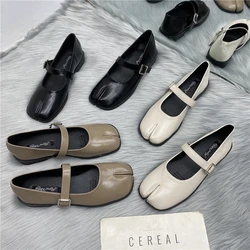 Tabi Ninja Moccasins Round Split Toe Retro Color Women Single Shoes Buckle Strap 2024 Spring Casual Soft Mary Janes Shoes